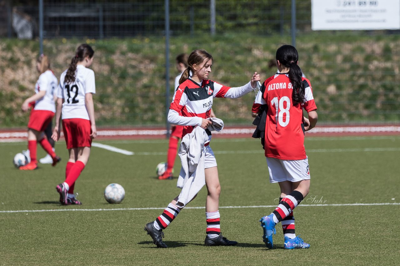 Bild 227 - wCJ Walddoerfer - Altona 93 : Ergebnis: 0:1